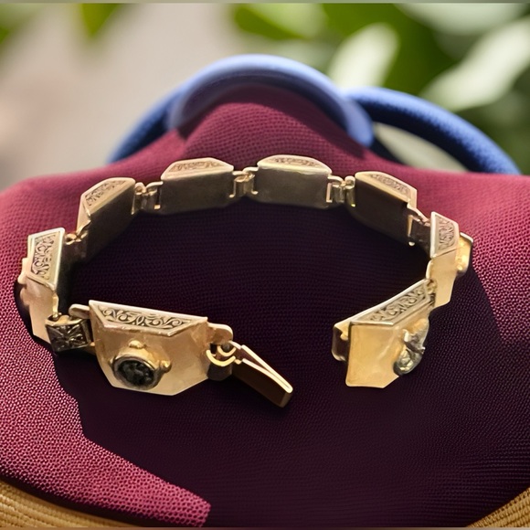 Vtg Damascene Style Lucite Insert Ornate Panel Bracelet - Picture 7 of 7